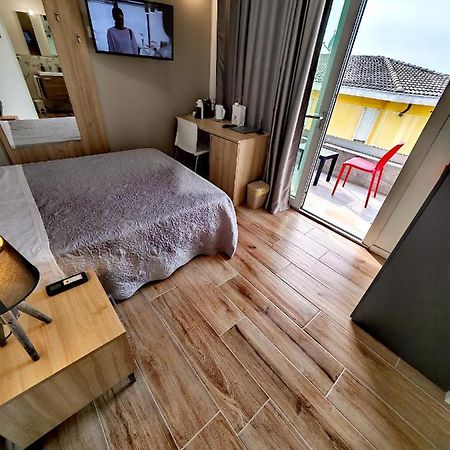Residenza Delizia Camere & Appartamenti "Residenze Del Cuore" Verona Eksteriør bilde