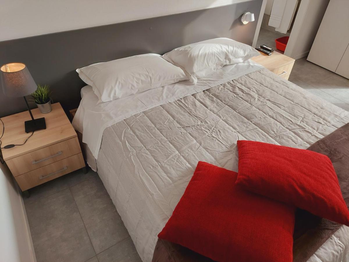 Residenza Delizia Camere & Appartamenti "Residenze Del Cuore" Verona Eksteriør bilde